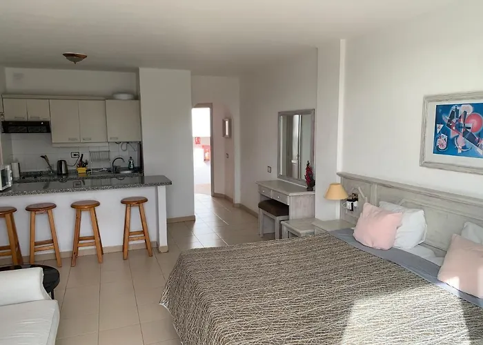 Ocean Breeze And Seaview Apartment